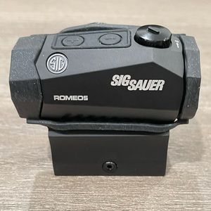 Sig Sauer Romeo5 1x20mm Compact 2 MOA Red Dot Sight in great condition